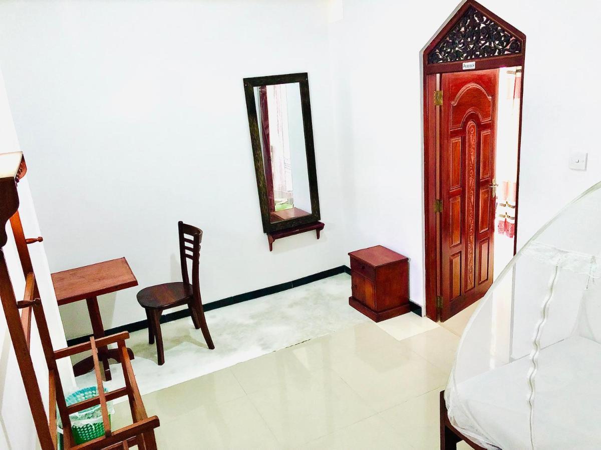 Tiny Royal Palace Unawatuna Exterior photo