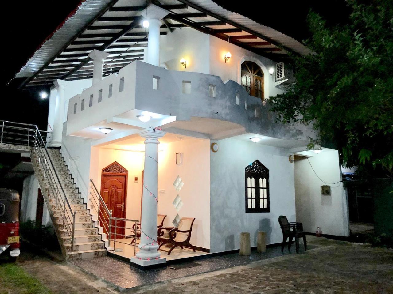 Tiny Royal Palace Unawatuna Exterior photo